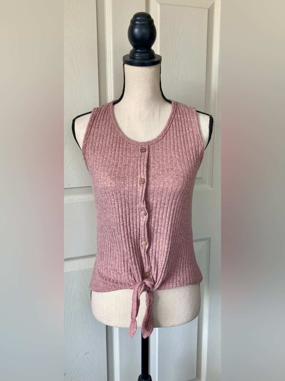 Sleeveless Button-Front Crop Top Tank w/ Front Tie @ Waist: Dusty Rose, Sz. L